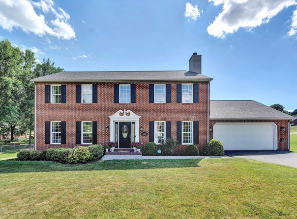 4824 Labradore Dr, Roanoke, VA 24012