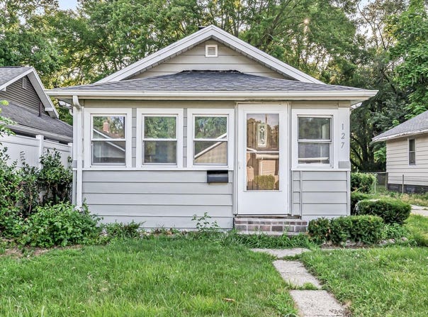 127 Lawndale Avenue, Mishawaka, IN 46544