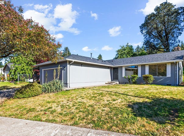 361 W PINE St, SweetHome, OR 97386