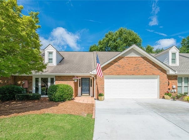 535 Brickleberry Lane, Roswell, GA 30075