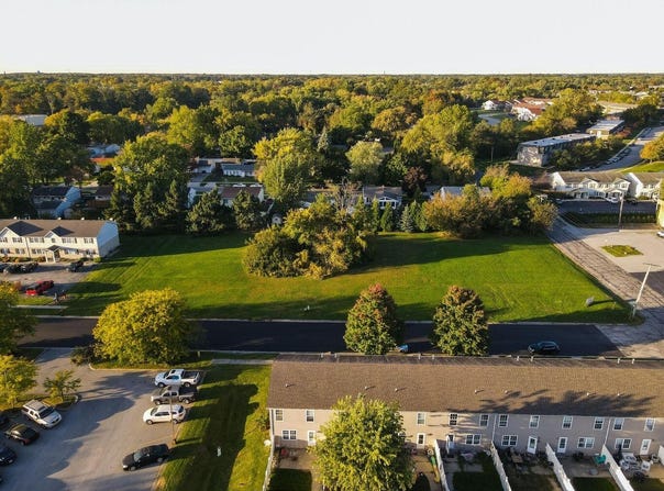 1703 Firestone Lane, Valparaiso, IN 46383