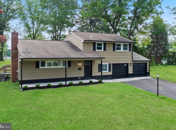 6 RYAN ROAD, CRANBURY, NJ 08512