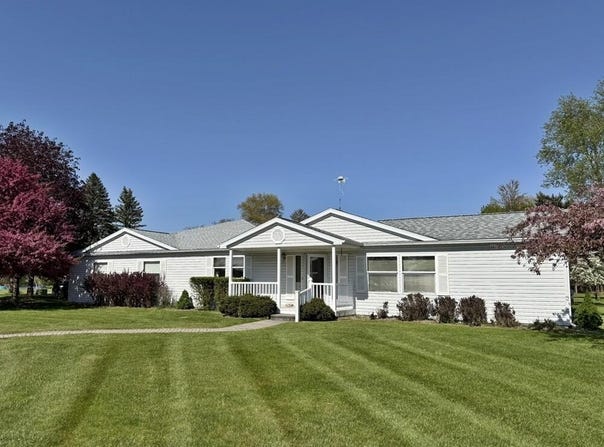 10215 E Royal Road, Canadian Lakes, MI 49346