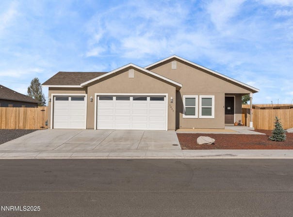 1332 Serenity Circle, Fernley, NV 89408