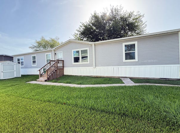 41 CLUB HOUSE DRIVE, MANVEL, TX 77578