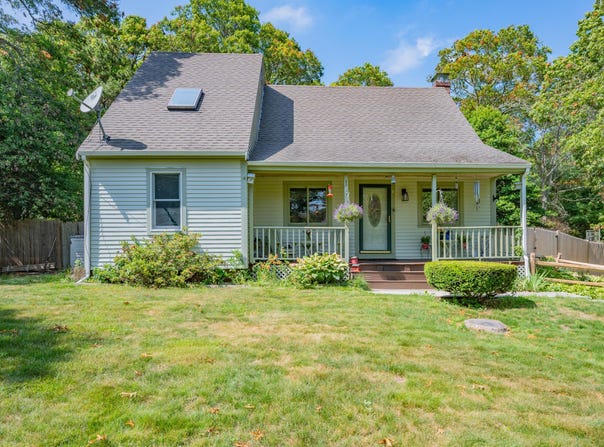 31 Artisan Way, Forestdale, MA 02644