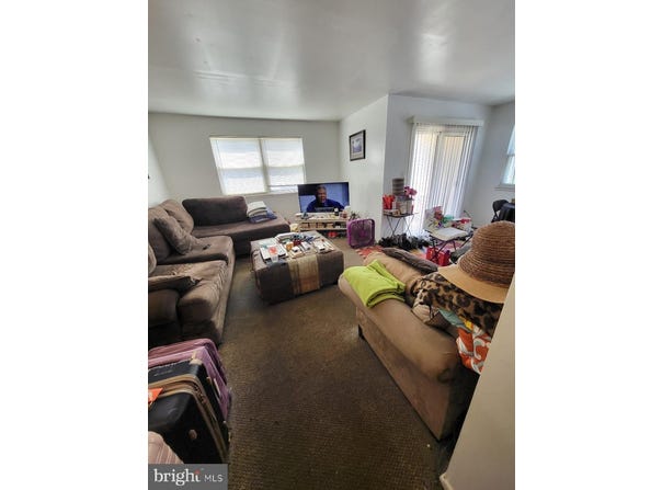 6 FLORENCE TOLLGATE, FLORENCE, NJ 08518