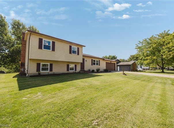 1004 Lancaster Drive, Medina, OH 44256