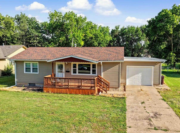 440 E Lincoln St, Lindsborg, KS 67456