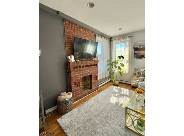 650 1st St, Hoboken City, NJ 07030-6022