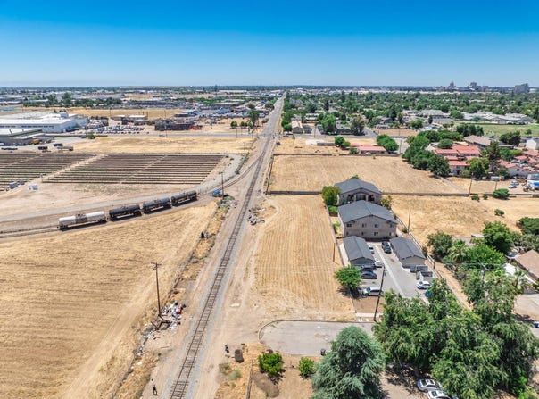2080 Chance Avenue S, Fresno, CA 93702