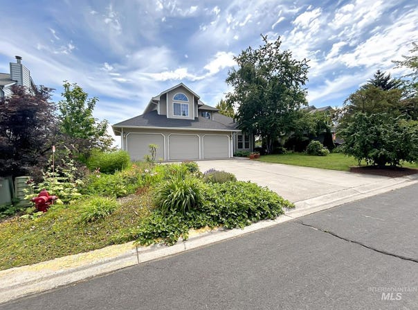 1674 Appaloosa, Moscow, ID 83843
