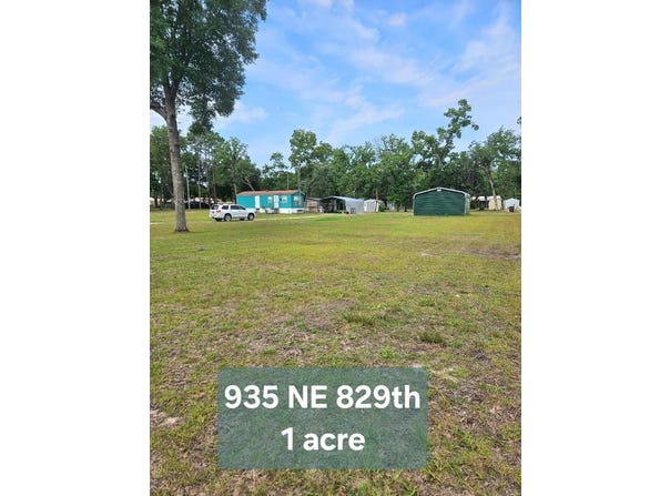 935 829th St, Old Town, FL 32680