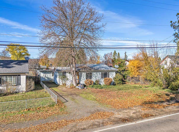 620 S Royal Avenue, Eagle Point, OR 97524