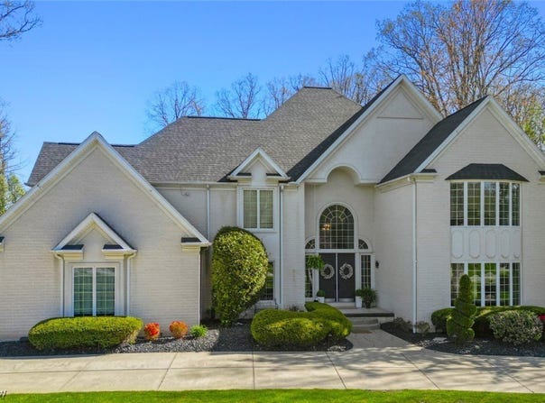 127 Timber Run Drive, Canfield, OH 44406