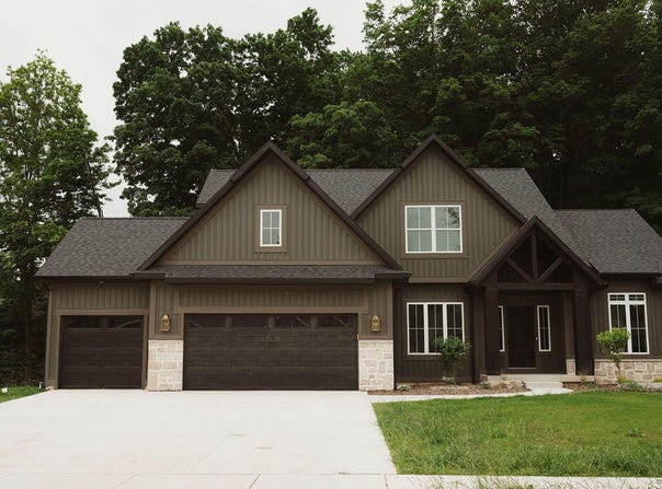 1942 Creekside Drive SW, Byron Center, MI 49315