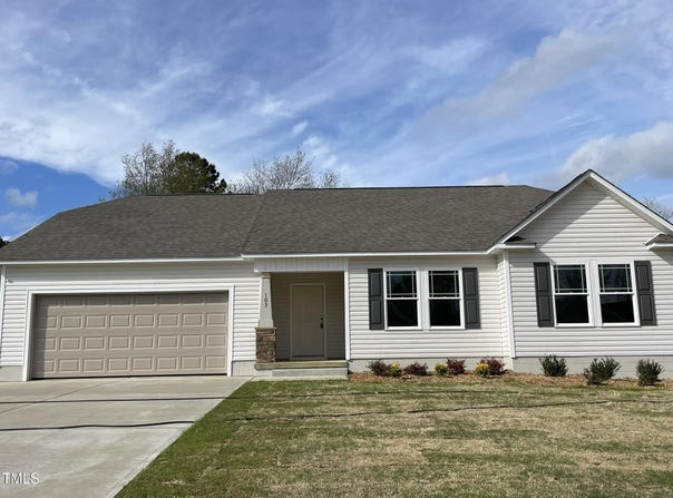 103 Oakfield Trace Drive, Four Oaks, NC 27524