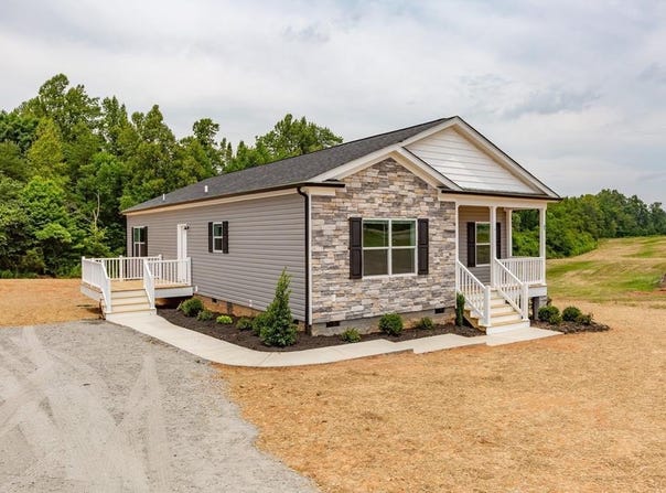 967 Levi Road, Green Bay, VA 23942