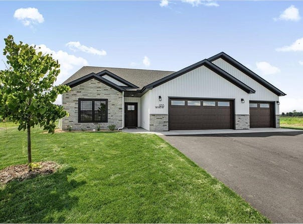 955 3rd Avenue SW, Rice, MN 56367