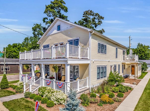 4880 Main Street, Onekama, MI 49675