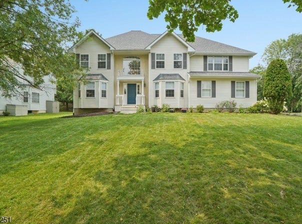 6 Galloway Ct, West Orange Twp., NJ 07052-2500