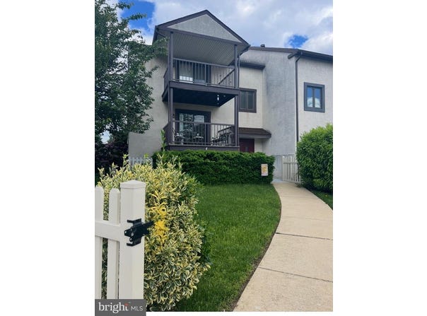 801 CAMBRIDGE CIR, CLIFTON HEIGHTS, PA 19018