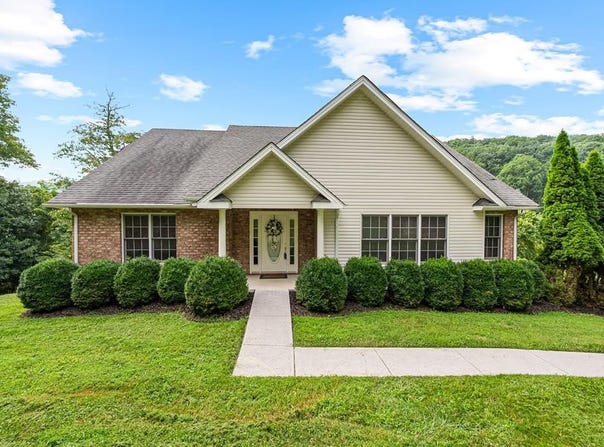 2170 Lubna Dr., Christiansburg, VA 24073