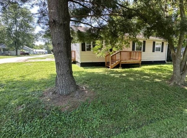95 Rural, Austin, IN 47102