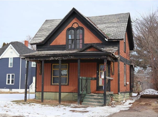 713 5th Avenue, Eau Claire, WI 54703