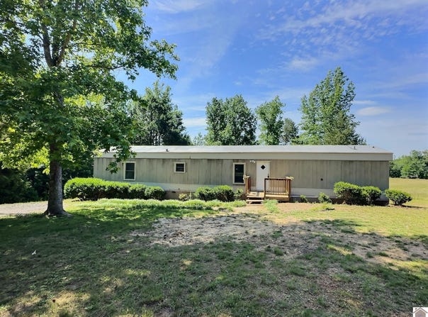 80 Bluegill Ln, Murray, KY 42071