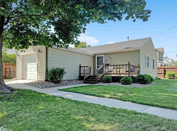 220 5th Avenue NE, Hampton, IA 50441