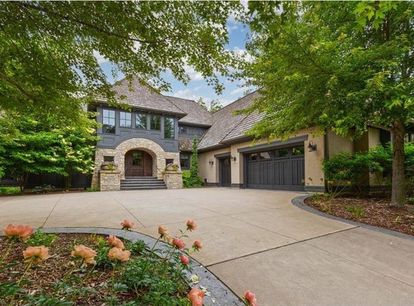 425 Carpenters Point, Wayzata, MN 55391