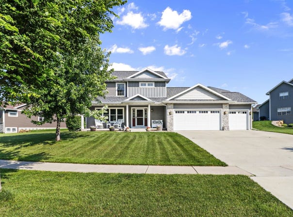 808 Maple Drive, Mount Horeb, WI 53572