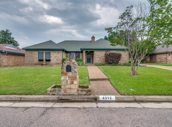 4312 High Springs, Arlington, TX 76016