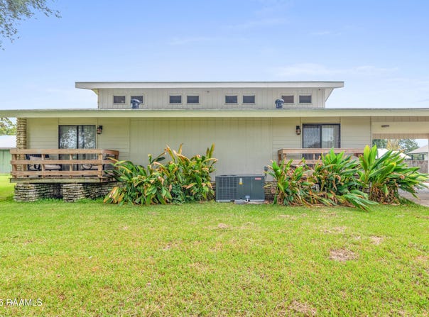 1099 Vieux Jacquet Road, Broussard, LA 70518