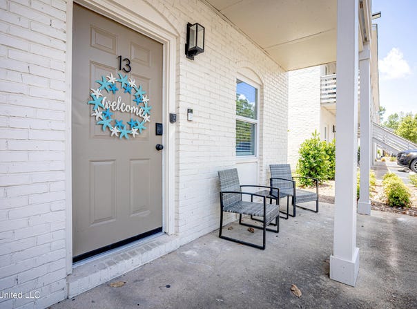114 Ethel Circle, Ocean Springs, MS 39564