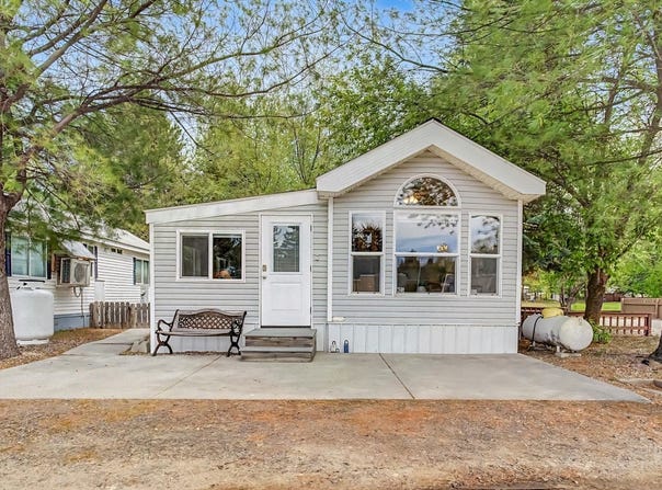 514 Sawyer St, Cascade, ID 83611