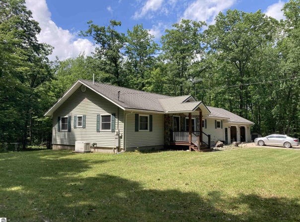 4747 N Campbell Road, Rose City, MI 48654