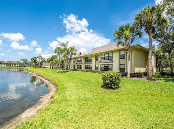 14 Plantation Drive, Vero Beach, FL 32966