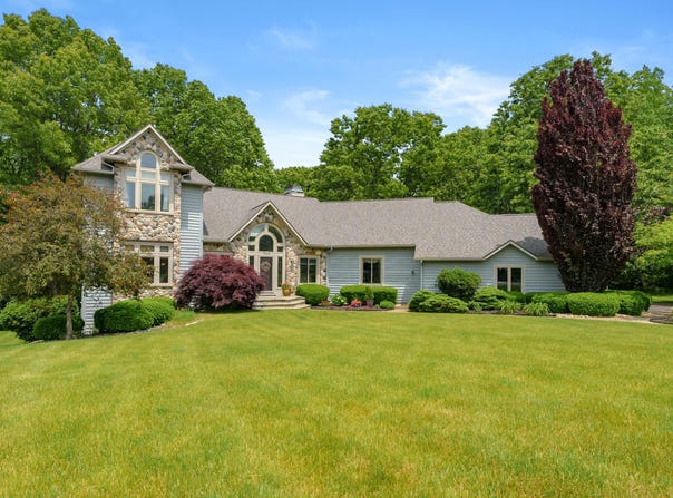 7843 Shepherds Glen Court, Kalamazoo, MI 49009