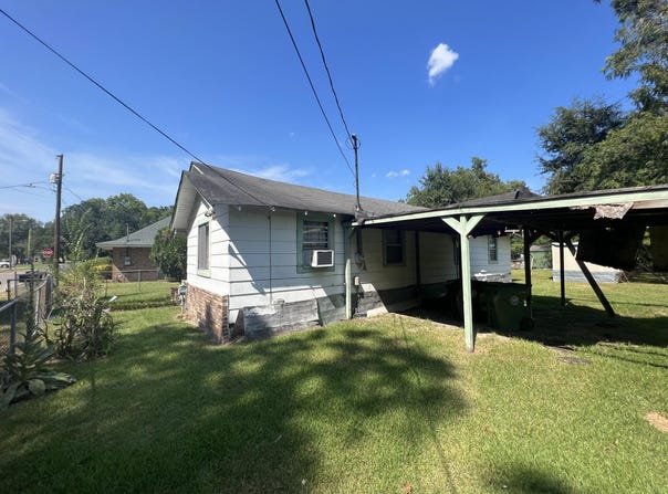 1104 Richard Collins, Hattiesburg, MS 39401