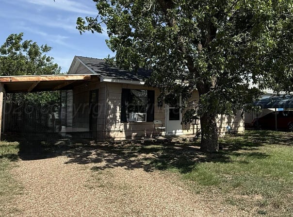 1033 S Farley St, Pampa, TX 79065