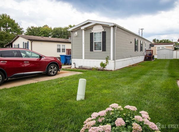 7 Shelley Road, North Brunswick, NJ 08902