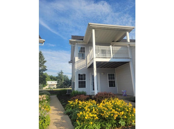 217 Prestwick Drive, Valparaiso, IN 46385