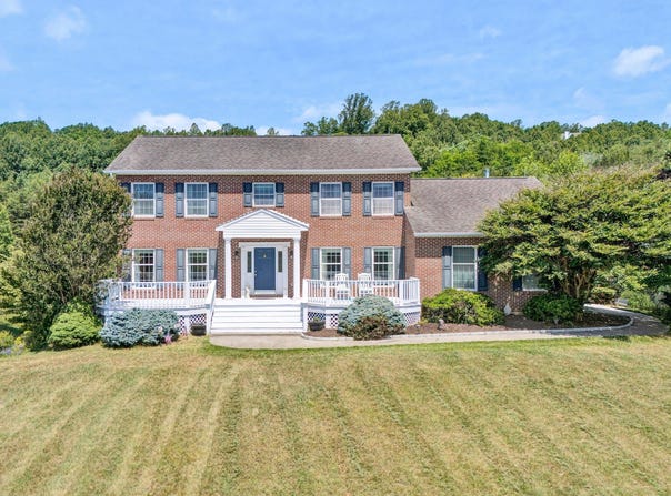1670 Forge RD, Lexington, VA 24450