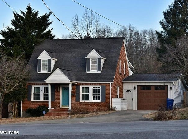 915 Lothbury Ave, Middlesboro, KY 40965