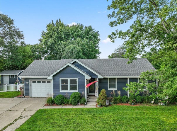 108 10th Street SE, Bondurant, IA 50035