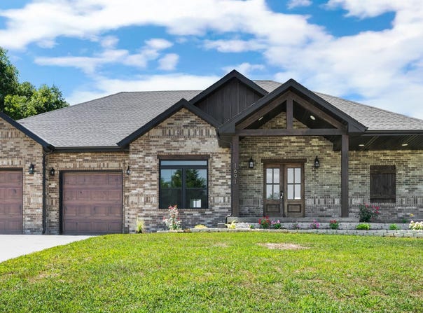 1691 S Charles Place, Bolivar, MO 65613