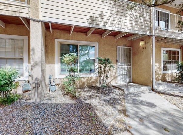 700 FRUIT Avenue NW, Albuquerque, NM 87102