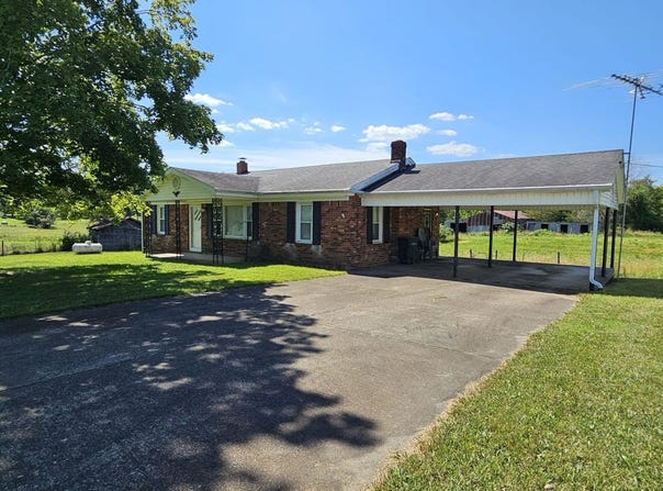 885 Deepwell Woods Road, Crab Orchard, KY 40419